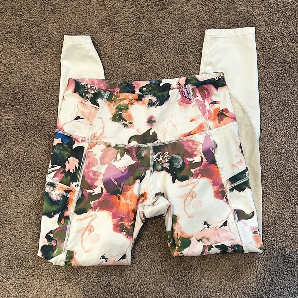 Size small leggings and jogger bundle!! - Picture 2 of 7